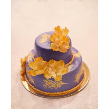 Cake "purple with feathers"...